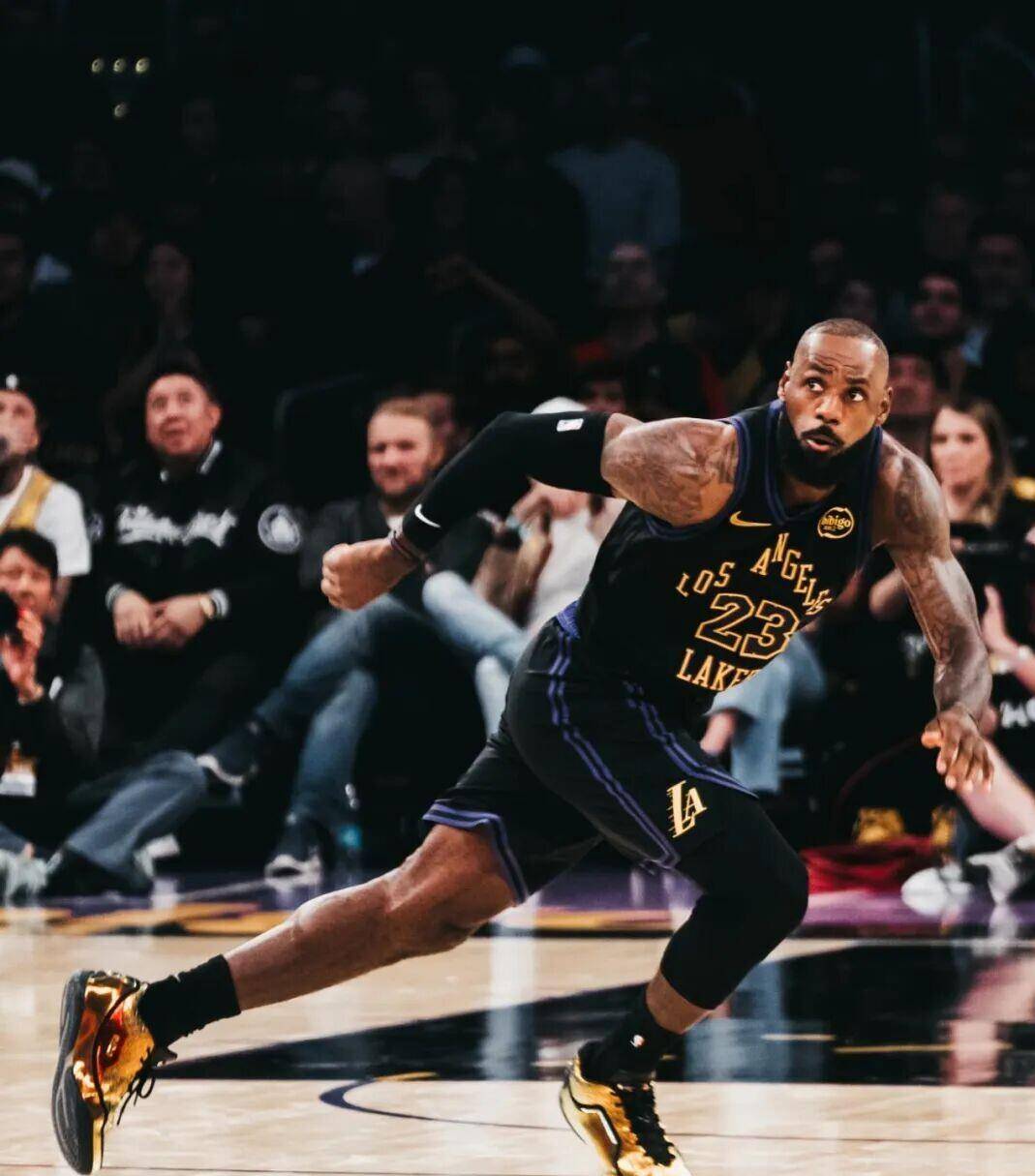 关于里程碑夜!武汉三镇复出首秀,NBA常规赛冲刺阶段刷纪录,管理层满意,阵容厚度经受考验的信息 关于里程碑夜!武汉三镇复出首秀,NBA常规赛冲刺阶段刷纪录,管理层满意,阵容厚度经受考验的信息